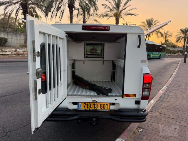 איסוזו די-מקס