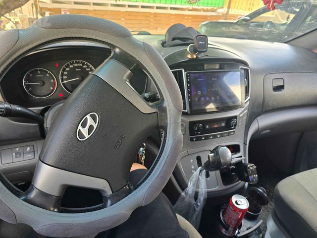יונדאי H-1 / i800
