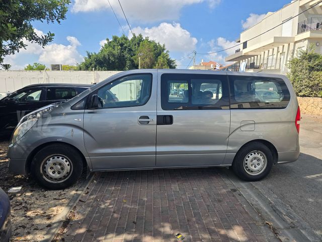 יונדאי H-1 / i800