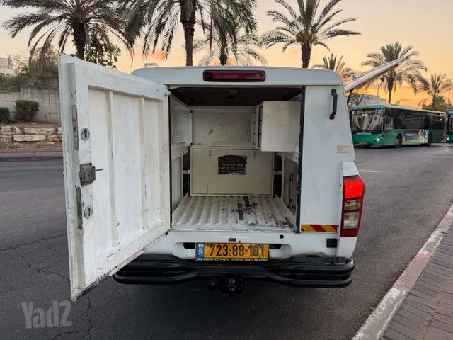 איסוזו די-מקס