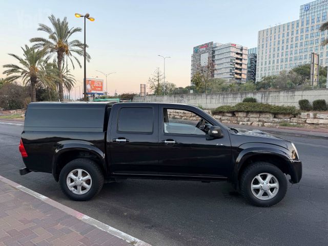איסוזו די-מקס