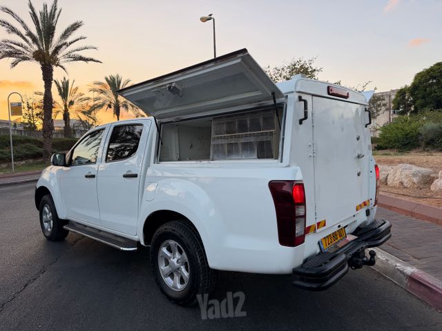 איסוזו די-מקס