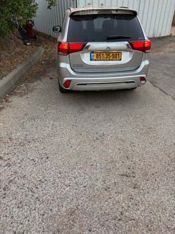 מיצובישי אאוטלנדר