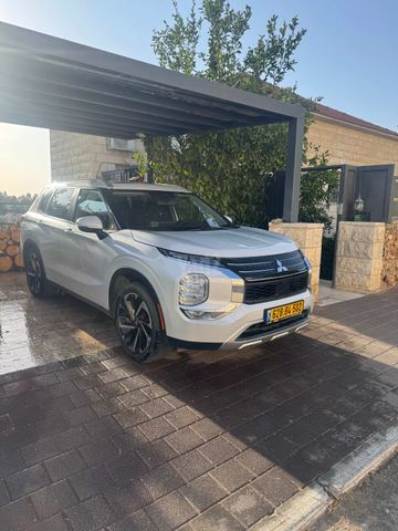 מיצובישי אאוטלנדר