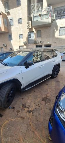 מודעת רכב טויוטה RAV4