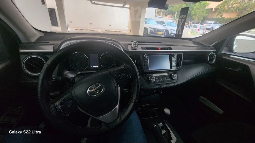 טויוטה RAV4