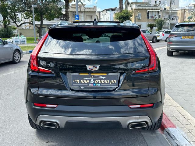 קאדילק XT4