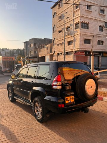 טויוטה לנד קרוזר