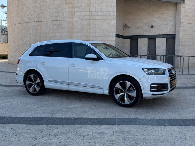 אאודי Q7