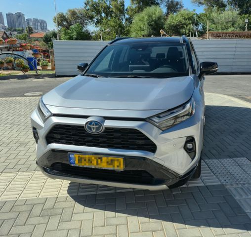 טויוטה RAV4