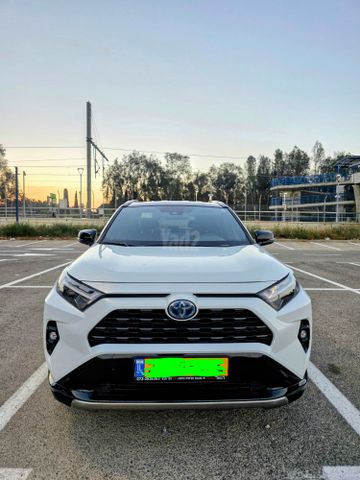 טויוטה RAV4