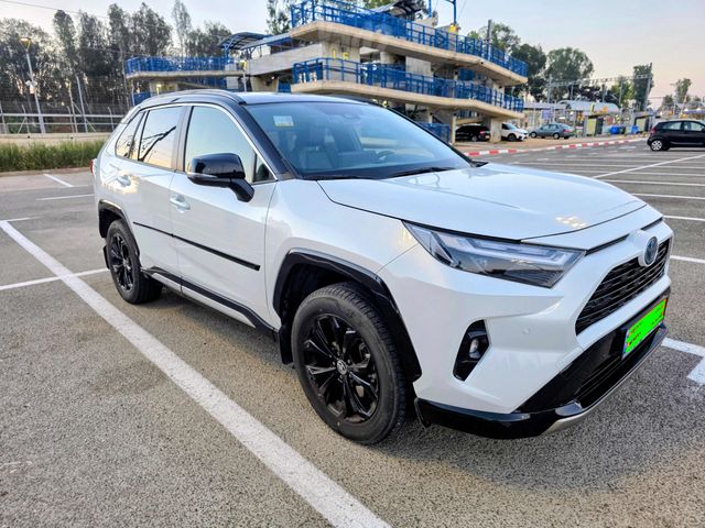 מודעת רכב טויוטה RAV4