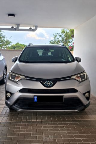 טויוטה RAV4