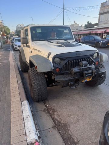 מודעת רכב ג'יפ רנגלר