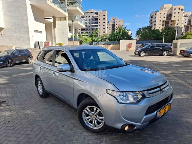 מיצובישי אאוטלנדר