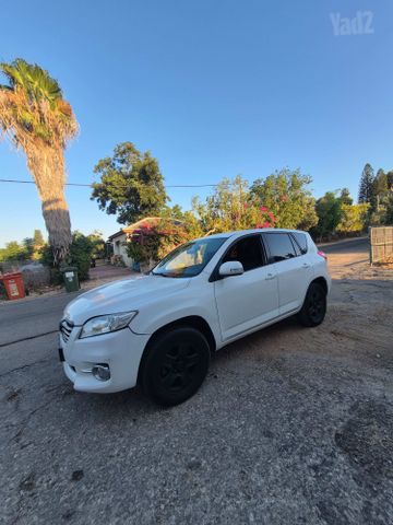 טויוטה RAV4
