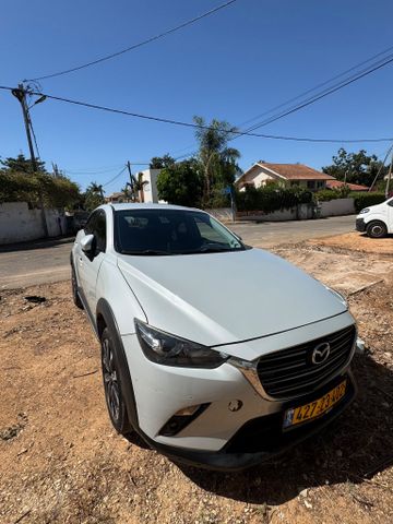 מודעת רכב מאזדה CX-3