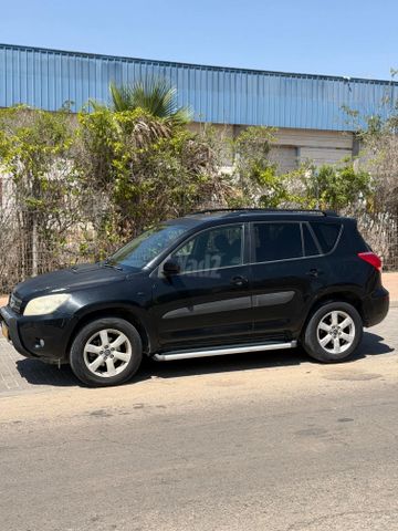 טויוטה RAV4