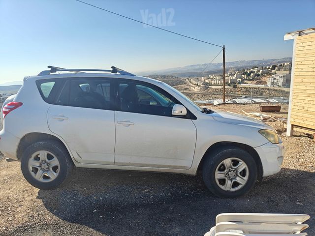 מודעת רכב טויוטה RAV4
