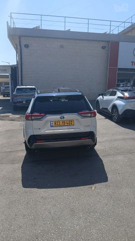 טויוטה RAV4