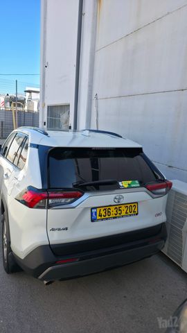 מודעת רכב טויוטה RAV4