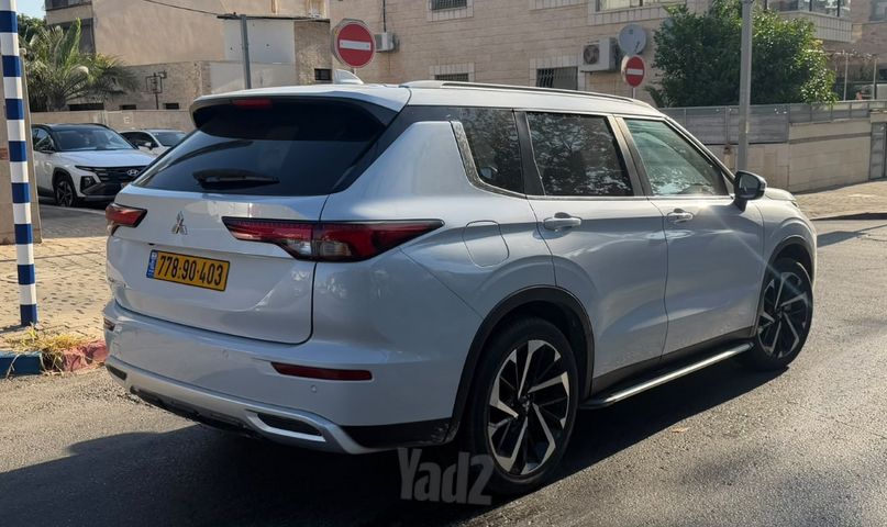 מיצובישי אאוטלנדר