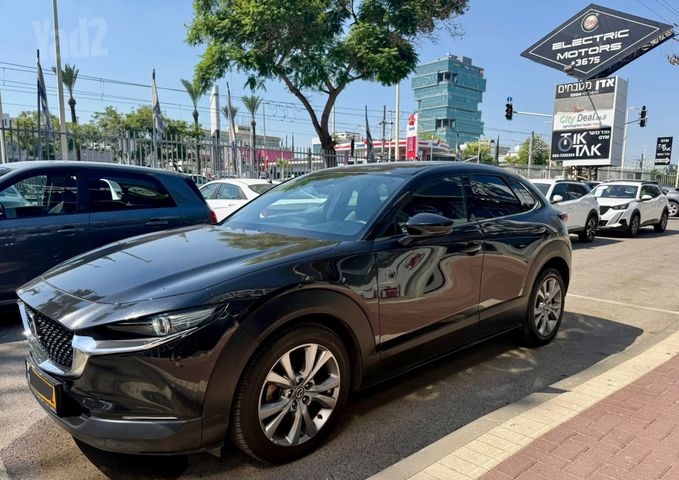 מודעת רכב מאזדה CX-30 1