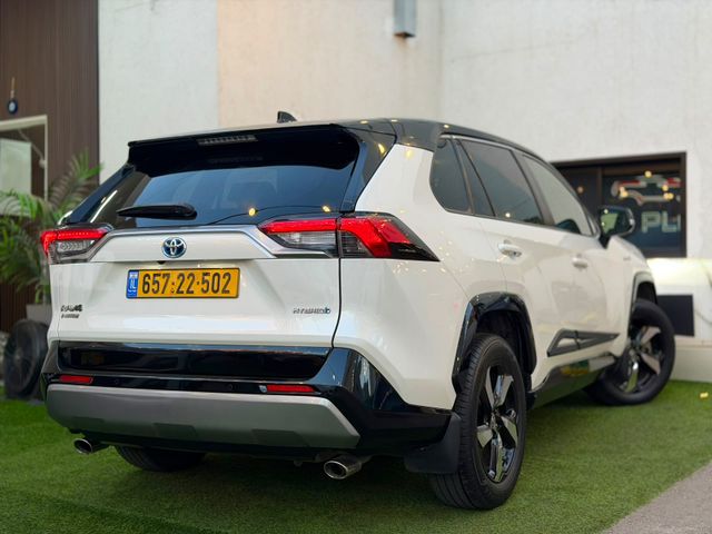 טויוטה RAV4
