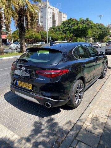אלפא רומיאו סטלביו