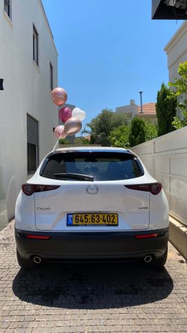 מודעת רכב מאזדה CX-30