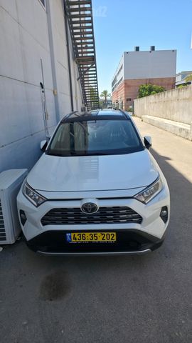 טויוטה RAV4