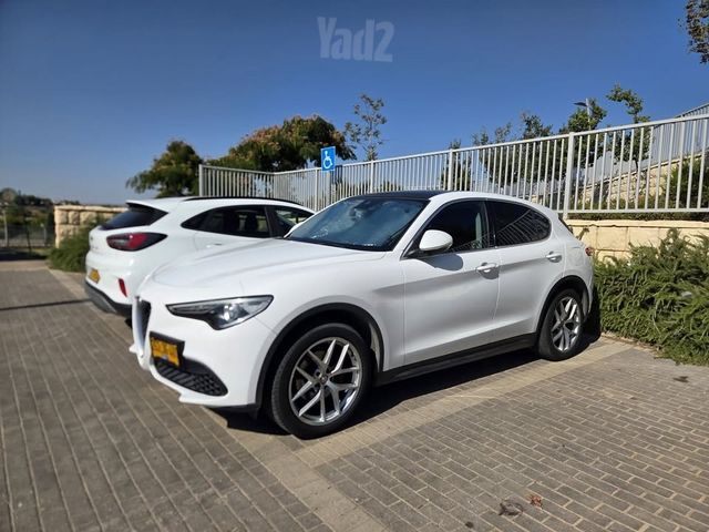 מודעת רכב אלפא רומיאו סטלביו