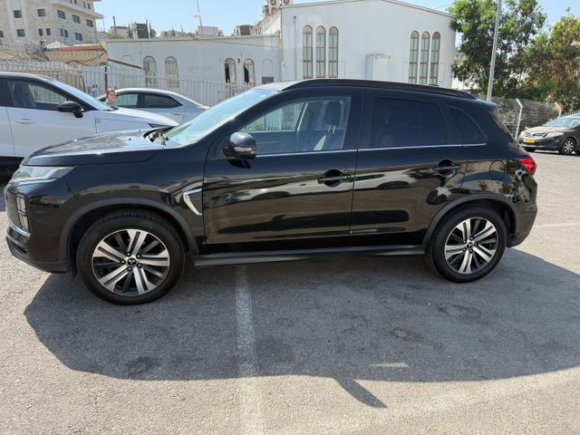 מודעת רכב מיצובישי ASX