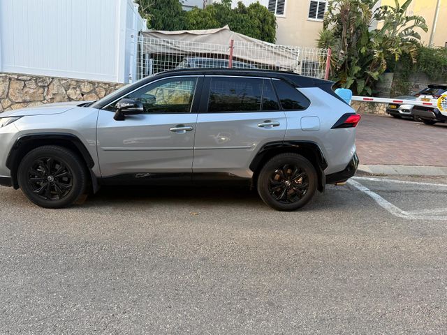 מודעת רכב טויוטה RAV4