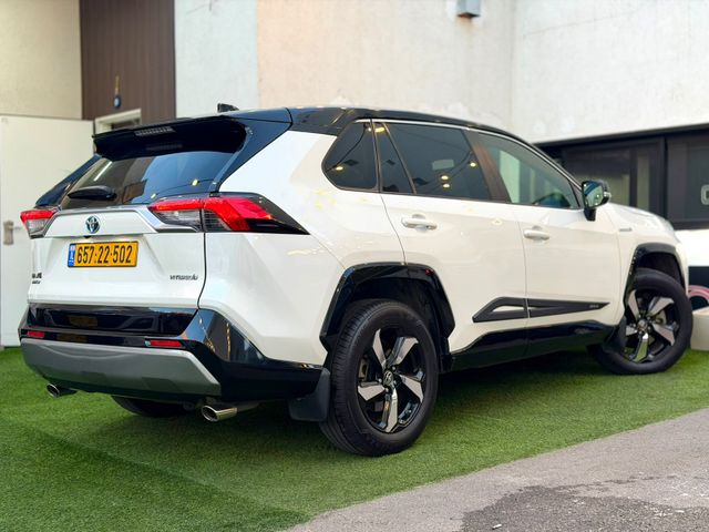 טויוטה RAV4