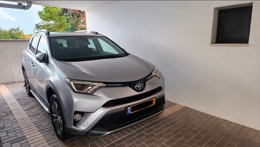 טויוטה RAV4