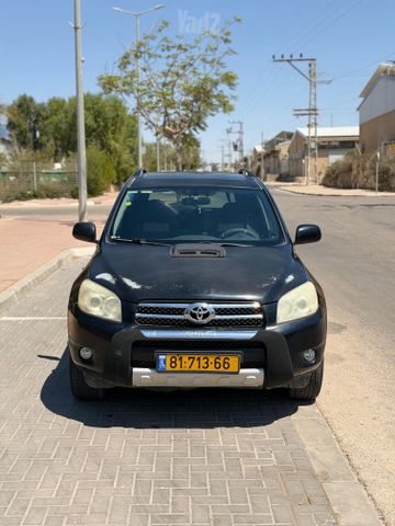 טויוטה RAV4