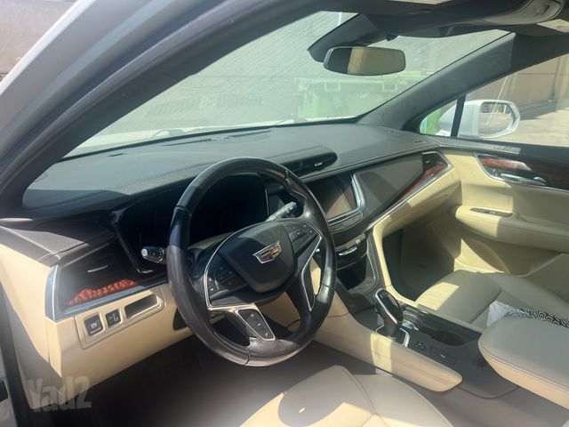 קאדילק XT5
