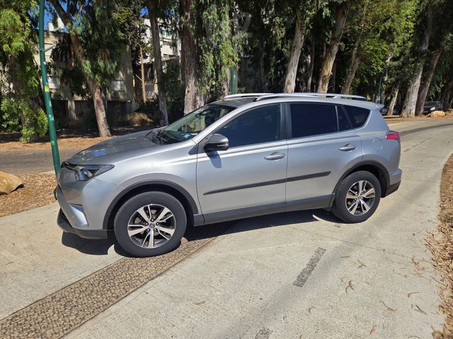 טויוטה RAV4