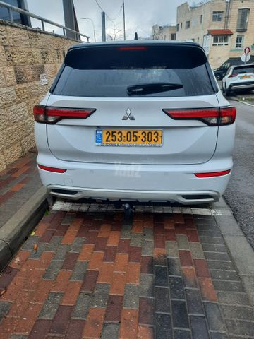 מיצובישי אאוטלנדר
