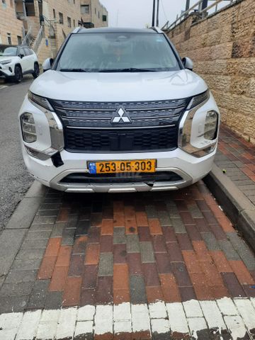מיצובישי אאוטלנדר