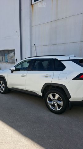 טויוטה RAV4
