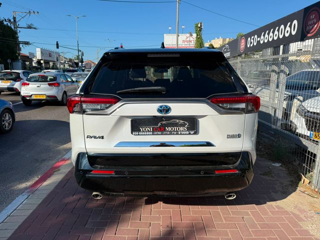 טויוטה RAV4