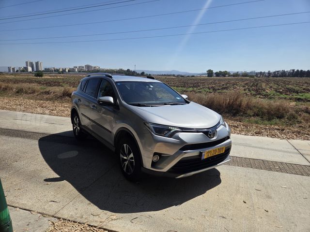 טויוטה RAV4
