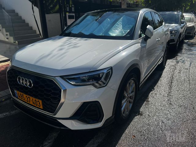 אאודי Q3