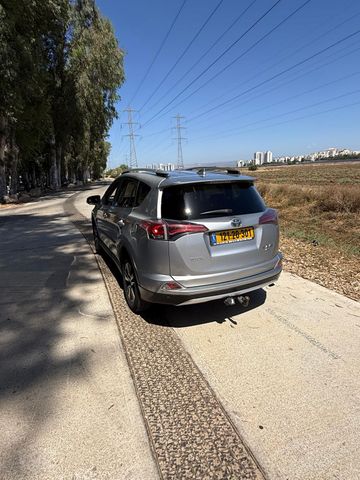 מודעת רכב טויוטה RAV4