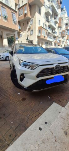 טויוטה RAV4