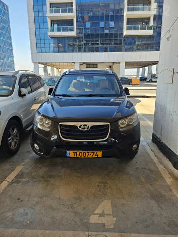 סנטה פה 4X4 Executive אוט׳ בנזין 7 מק 2.3 (174 כ״ס)