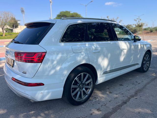 אאודי Q7