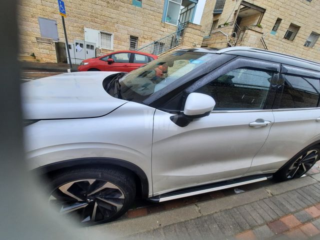 מודעת רכב מיצובישי אאוטלנדר